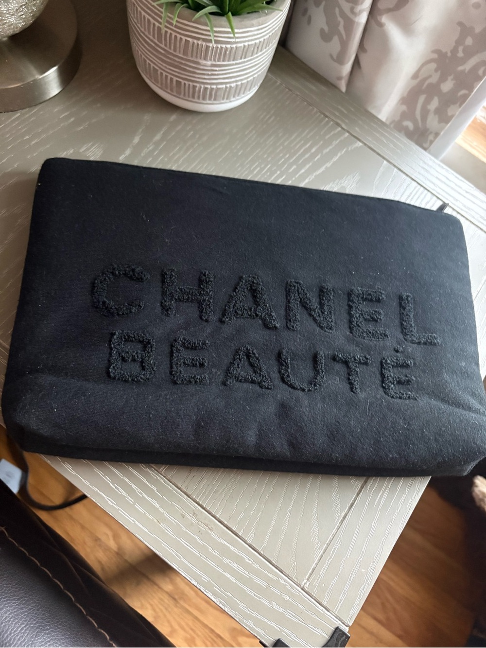 FASHION  Black Quilted Cosmetic Pouch